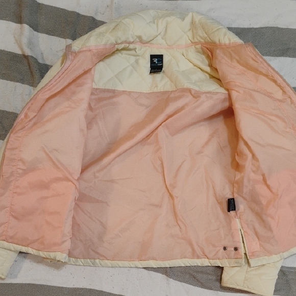 French Cuff Women's Cream Size Large Quilted Puffer Jacket With Pink Lining - Picture 3 of 5